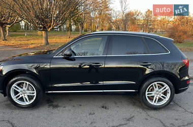 Внедорожник / Кроссовер Audi Q5 2015 в 
