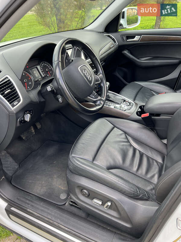 Позашляховик / Кросовер Audi Q5 2015 в Львові