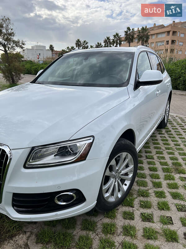 Позашляховик / Кросовер Audi Q5 2015 в Львові