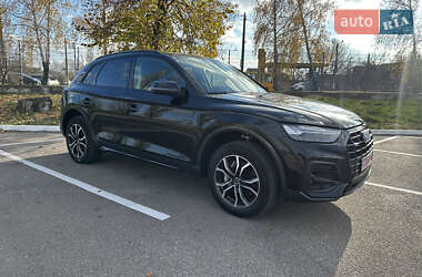 Внедорожник / Кроссовер Audi Q5 2024 в Житомире