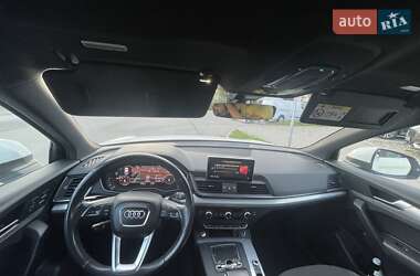Внедорожник / Кроссовер Audi Q5 2017 в 