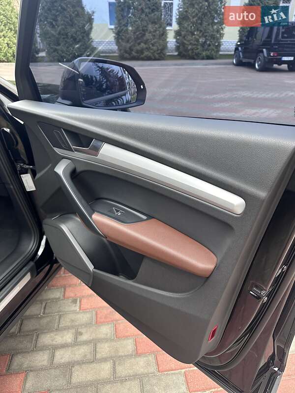 Внедорожник / Кроссовер Audi Q5 2017 в Киеве