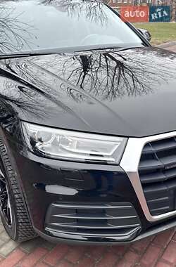 Позашляховик / Кросовер Audi Q5 2017 в Києві