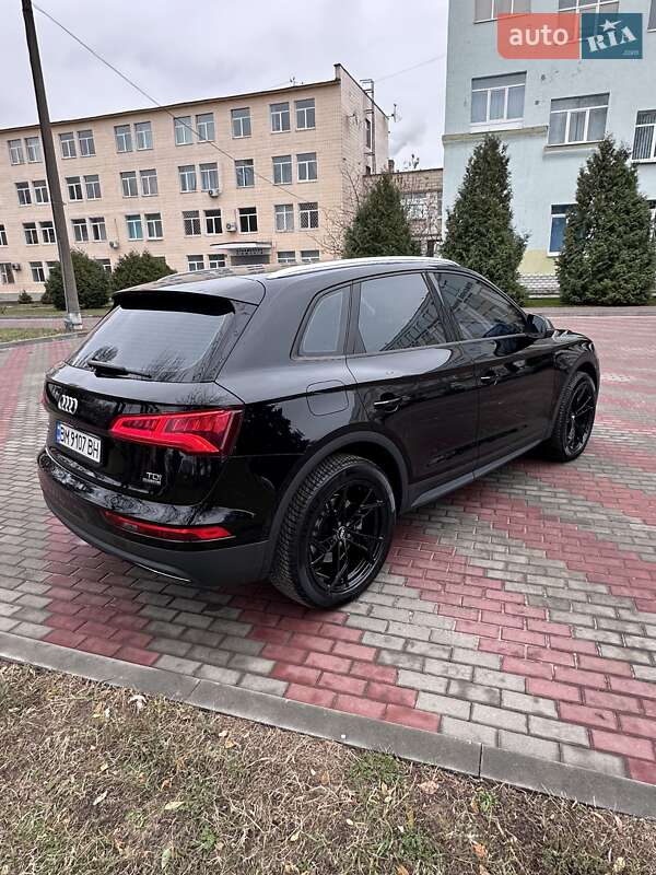 Внедорожник / Кроссовер Audi Q5 2017 в Киеве