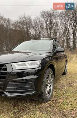 Внедорожник / Кроссовер Audi Q5 2018 в 