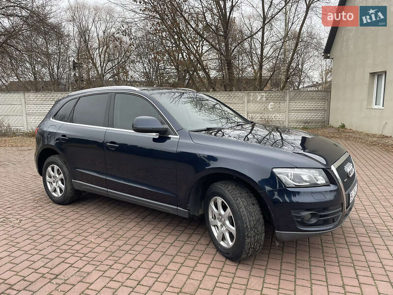 Внедорожник / Кроссовер Audi Q5 2010 в Ровно