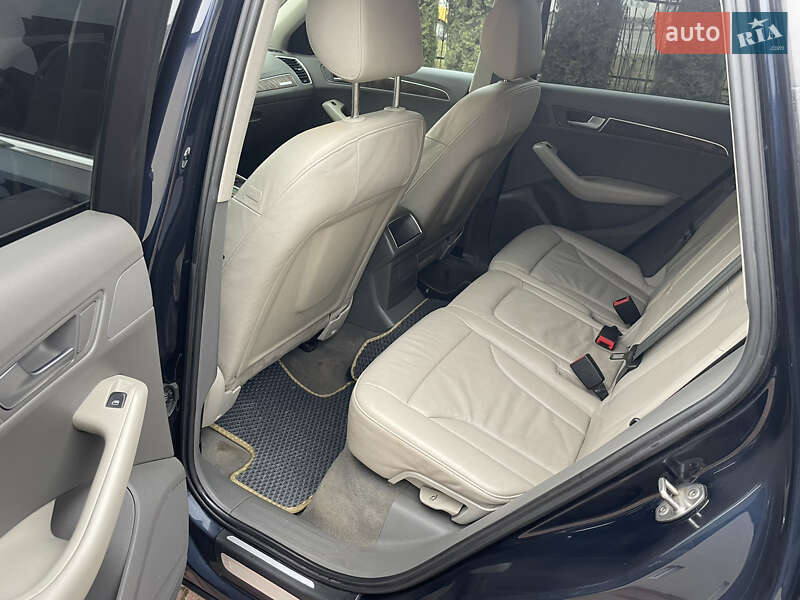 Внедорожник / Кроссовер Audi Q5 2010 в Ровно