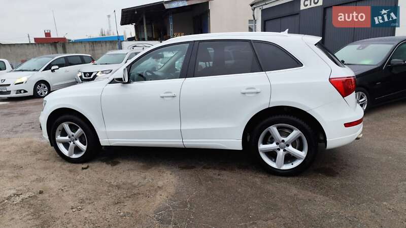 Внедорожник / Кроссовер Audi Q5 2011 в Чернигове