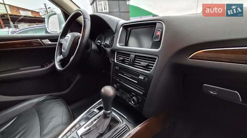 Внедорожник / Кроссовер Audi Q5 2011 в Чернигове