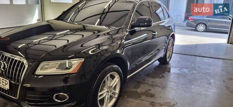 Позашляховик / Кросовер Audi Q5 2015 в Чернівцях