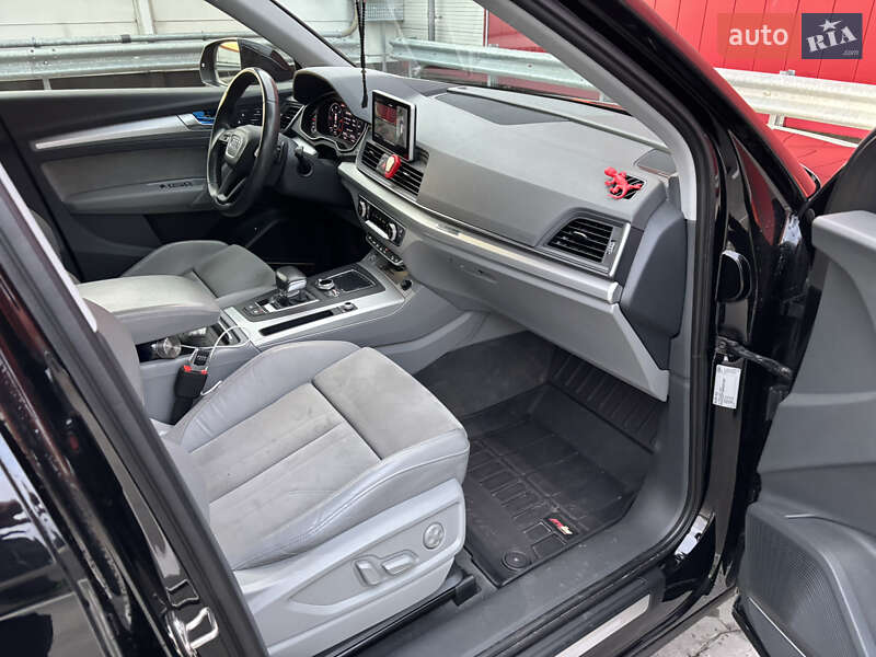 Позашляховик / Кросовер Audi Q5 2017 в Києві