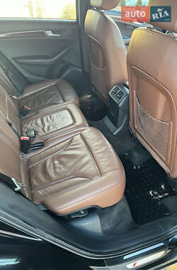 Внедорожник / Кроссовер Audi Q5 2011 в 