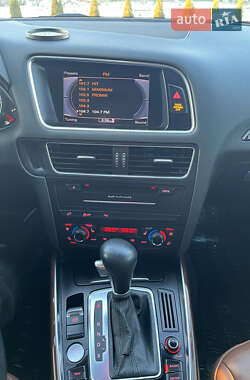 Внедорожник / Кроссовер Audi Q5 2011 в 
