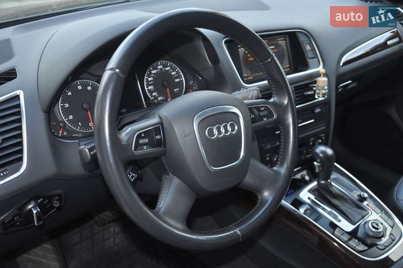 Внедорожник / Кроссовер Audi Q5 2011 в Смеле