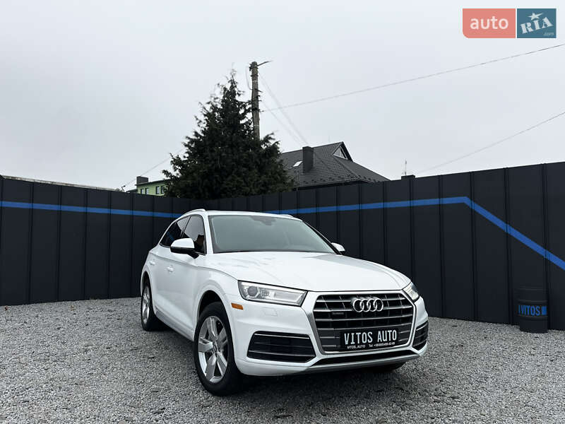Внедорожник / Кроссовер Audi Q5 2017 в 