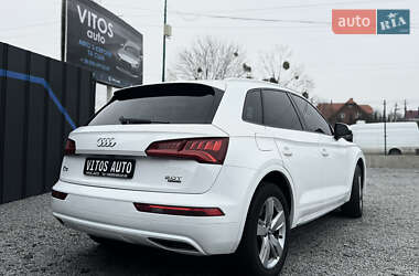 Внедорожник / Кроссовер Audi Q5 2017 в 