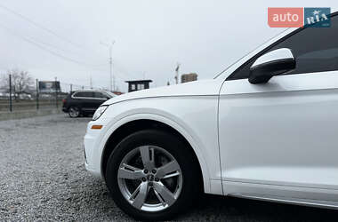 Внедорожник / Кроссовер Audi Q5 2017 в 