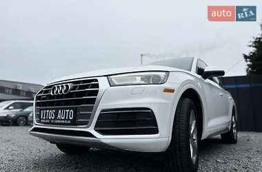 Внедорожник / Кроссовер Audi Q5 2017 в 
