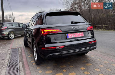 Внедорожник / Кроссовер Audi Q5 2021 в 