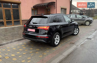 Внедорожник / Кроссовер Audi Q5 2021 в 