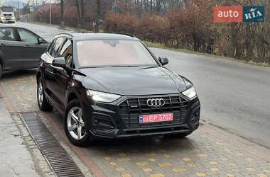 Позашляховик / Кросовер Audi Q5 2021 в Сваляві