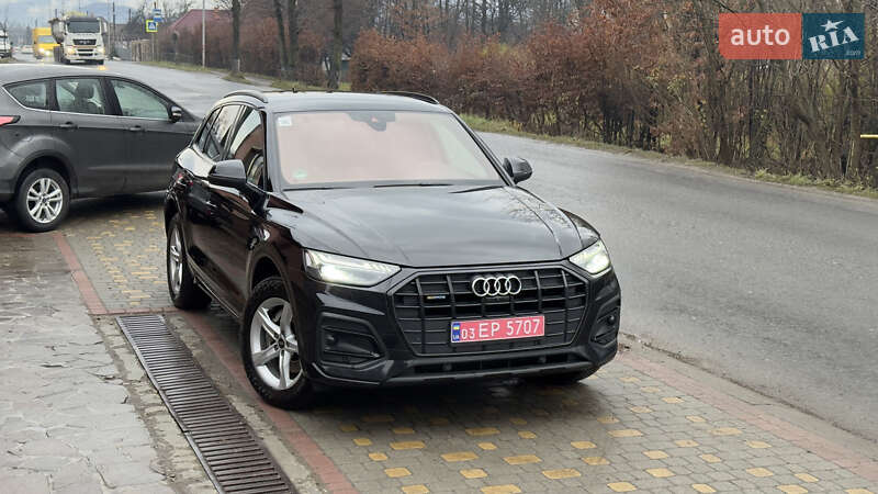 Внедорожник / Кроссовер Audi Q5 2021 в 