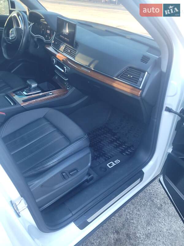 Позашляховик / Кросовер Audi Q5 2020 в Харкові