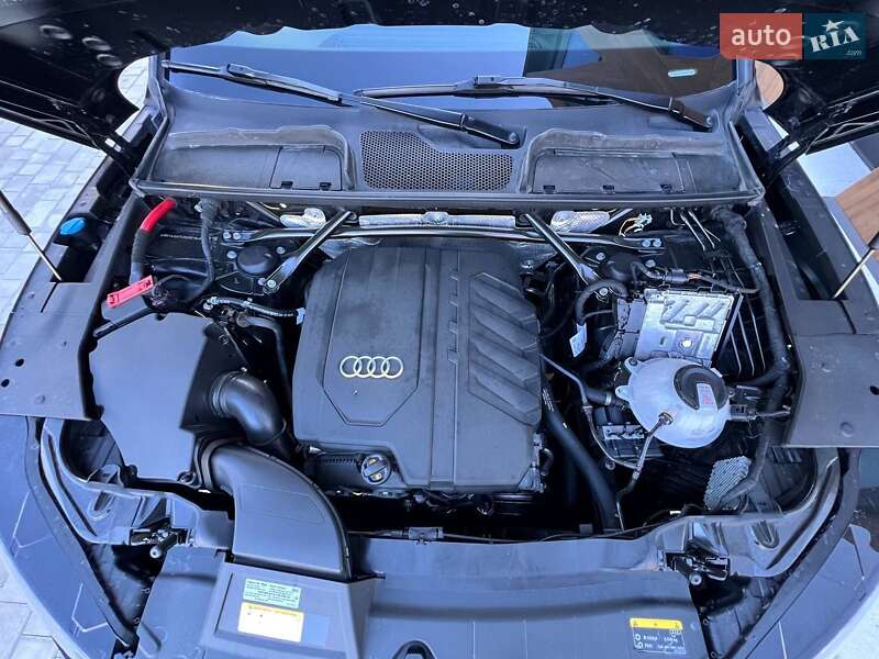 Внедорожник / Кроссовер Audi Q5 2021 в Луцке
