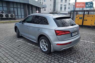 Внедорожник / Кроссовер Audi Q5 2018 в 