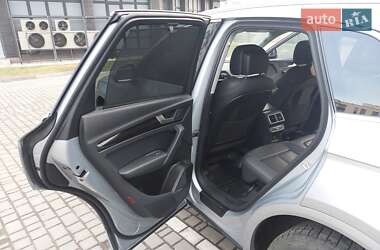 Внедорожник / Кроссовер Audi Q5 2018 в 
