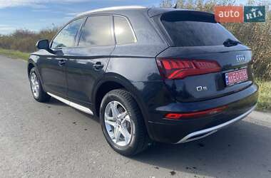 Внедорожник / Кроссовер Audi Q5 2017 в 