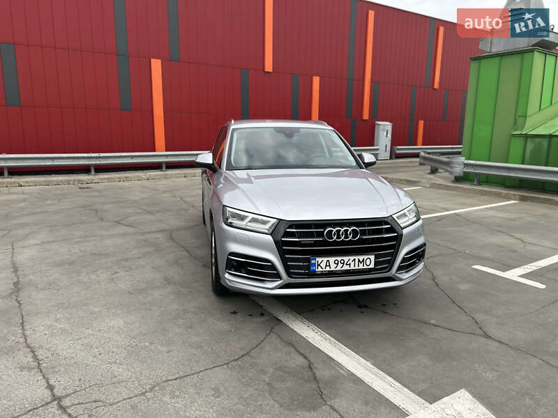 Внедорожник / Кроссовер Audi Q5 2020 в Киеве