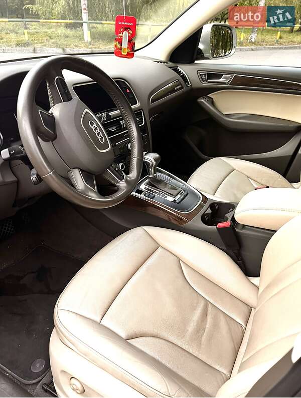 Внедорожник / Кроссовер Audi Q5 2015 в Ровно