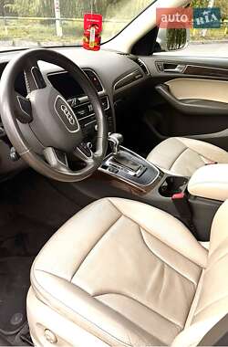 Внедорожник / Кроссовер Audi Q5 2015 в 
