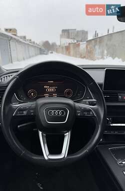 Внедорожник / Кроссовер Audi Q5 2018 в 