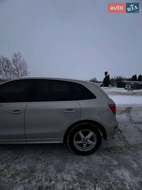 Внедорожник / Кроссовер Audi Q5 2012 в Тростянце