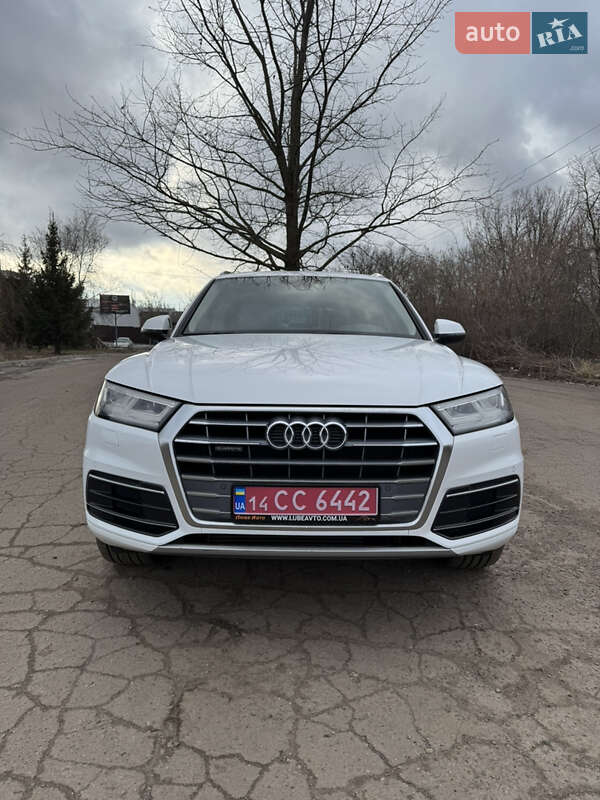 Внедорожник / Кроссовер Audi Q5 2018 в 