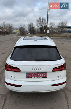 Внедорожник / Кроссовер Audi Q5 2018 в 