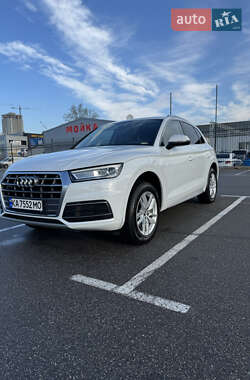 Позашляховик / Кросовер Audi Q5 2020 в Києві