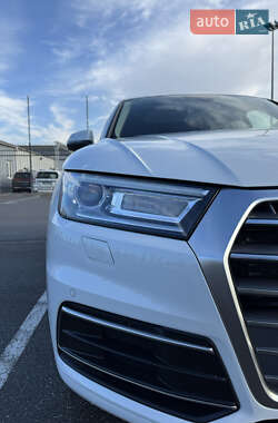 Внедорожник / Кроссовер Audi Q5 2020 в 