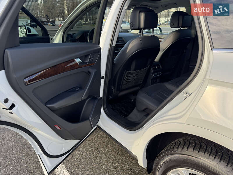 Позашляховик / Кросовер Audi Q5 2020 в Києві фото 11 Позашляховик / Кросовер Audi Q5 2020 в Києві