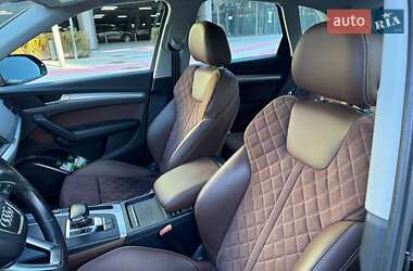 Внедорожник / Кроссовер Audi Q5 2018 в 