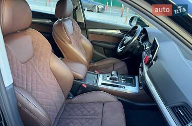 Внедорожник / Кроссовер Audi Q5 2018 в 