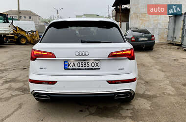 Позашляховик / Кросовер Audi Q5 2022 в 