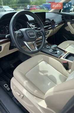 Позашляховик / Кросовер Audi Q5 2017 в 