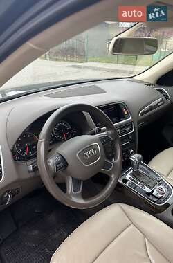 Позашляховик / Кросовер Audi Q5 2015 в 