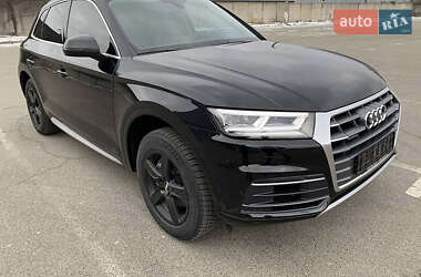 Позашляховик / Кросовер Audi Q5 2017 в 