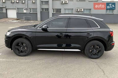 Позашляховик / Кросовер Audi Q5 2017 в 