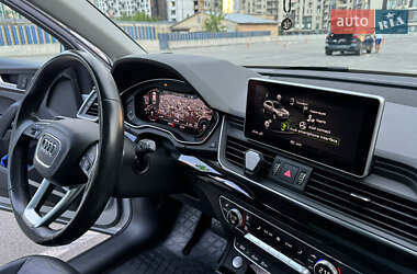 Внедорожник / Кроссовер Audi Q5 2018 в 