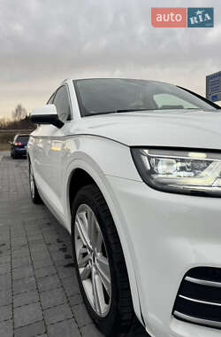 Внедорожник / Кроссовер Audi Q5 2016 в 